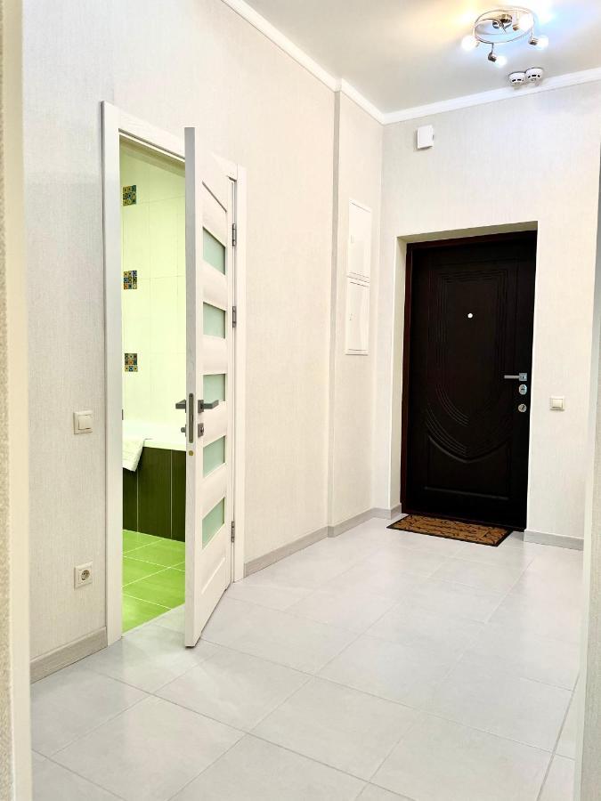 Navit Luxury Apartments With Breakfast Near The Railway Station, The City Center And The Park Kyiv Exterior photo