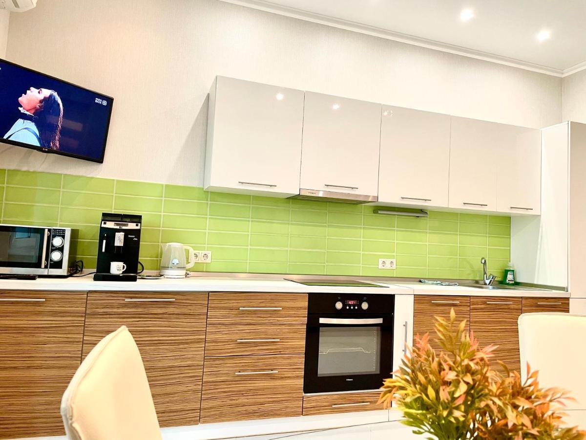 Navit Luxury Apartments With Breakfast Near The Railway Station, The City Center And The Park Kyiv Exterior photo